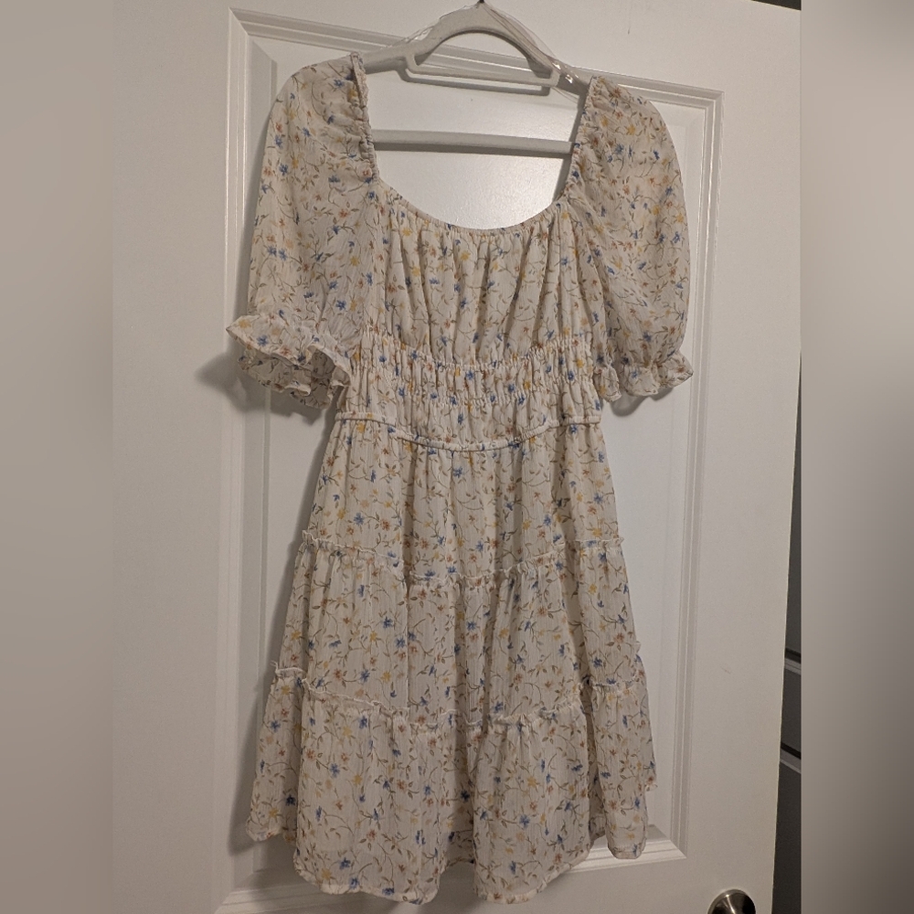 EUC Trixxi Cream Floral Tiered Dress